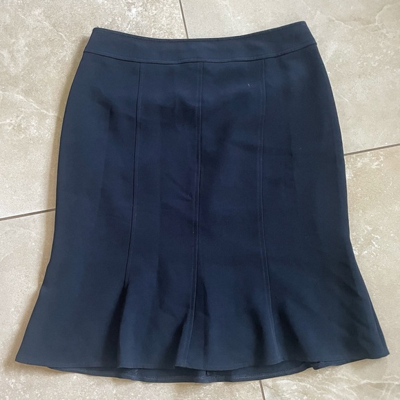 Navy skirt. Lined. Tulip hem - Picture 1 of 3